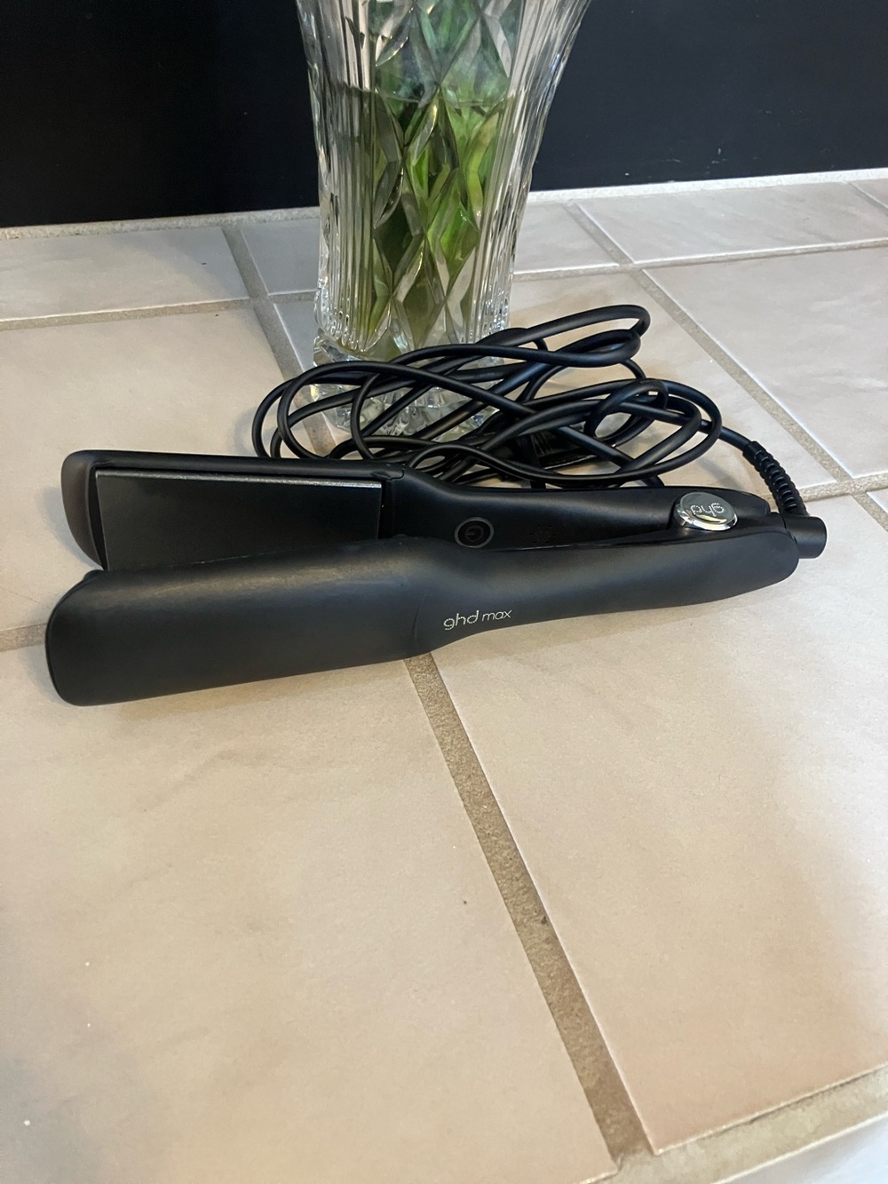 ghd Max Hair Straightener in Matte Black-2 inch blades